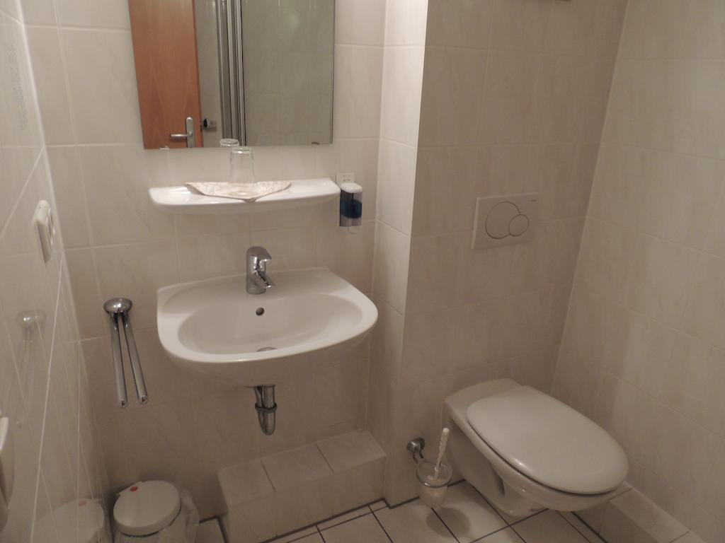 Hotel-Gasthof Eberherr Forstinning Szoba fotó