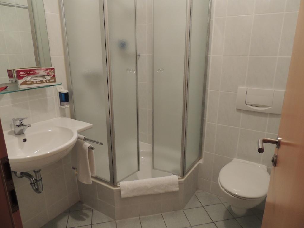 Hotel-Gasthof Eberherr Forstinning Szoba fotó